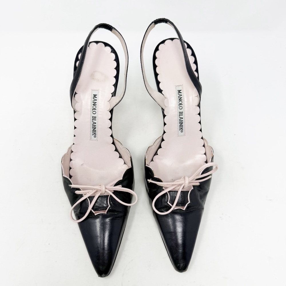Manolo Blahnik Black Leather Slingback Pumps Bow Detail Pointed Toe Size 37.5 - Picture 2 of 10